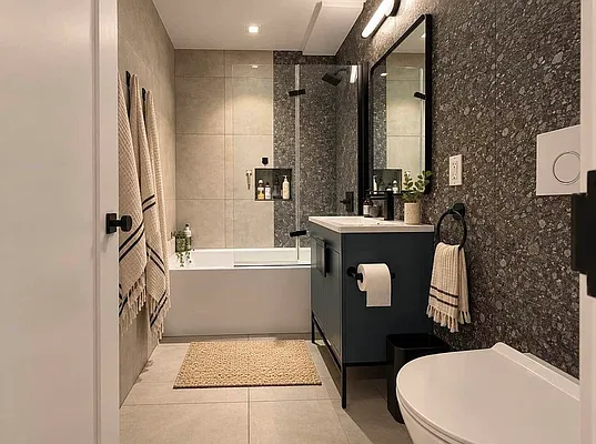 Bathroom, photo 1