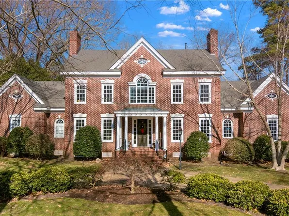 1097 Caton Dr, Virginia Beach, VA 23454