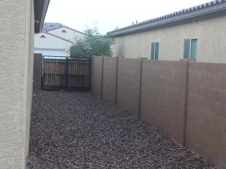 249 W Tropical Dr — Photo 18