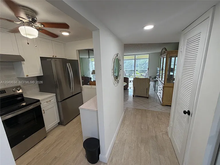 8135 Sunrise Lakes Blvd #210 — Photo 2