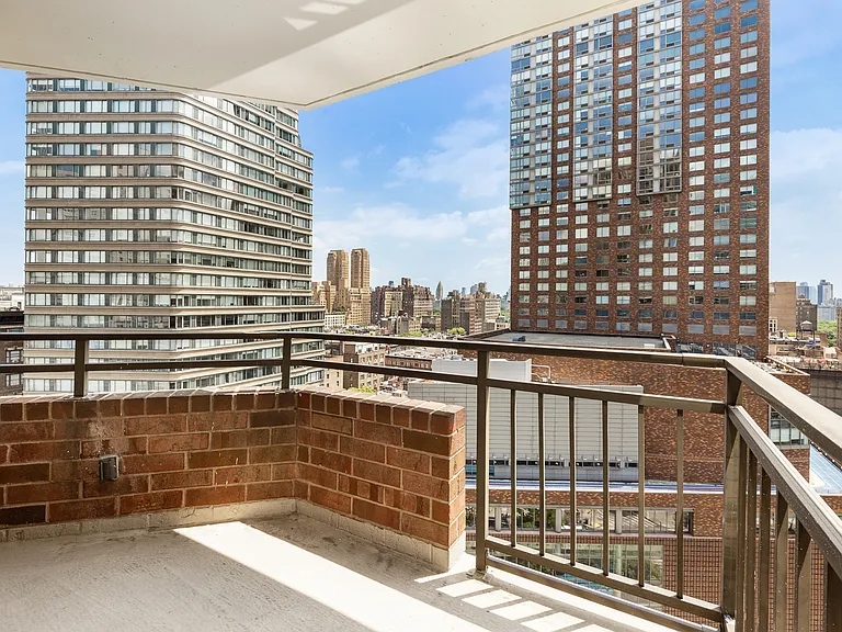 1991 Broadway #18B — Photo 3