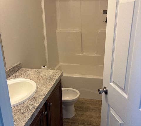 3rd image of 10 Cadillac Dr