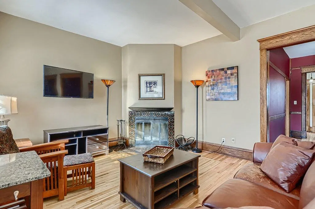 735 Laurel Ave — Photo 2