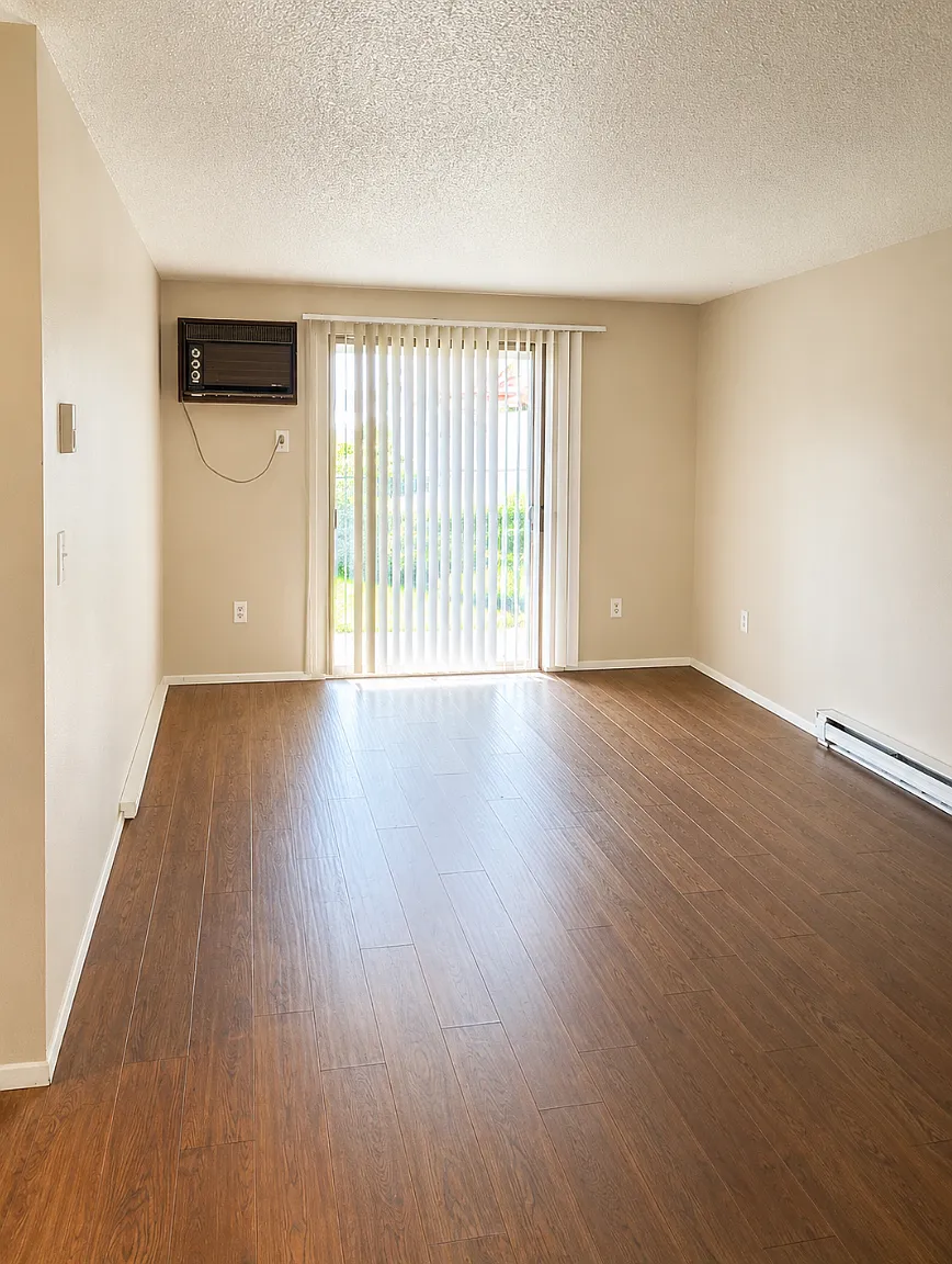 2 bed, 825 sqft, $1,225 — Photo 2