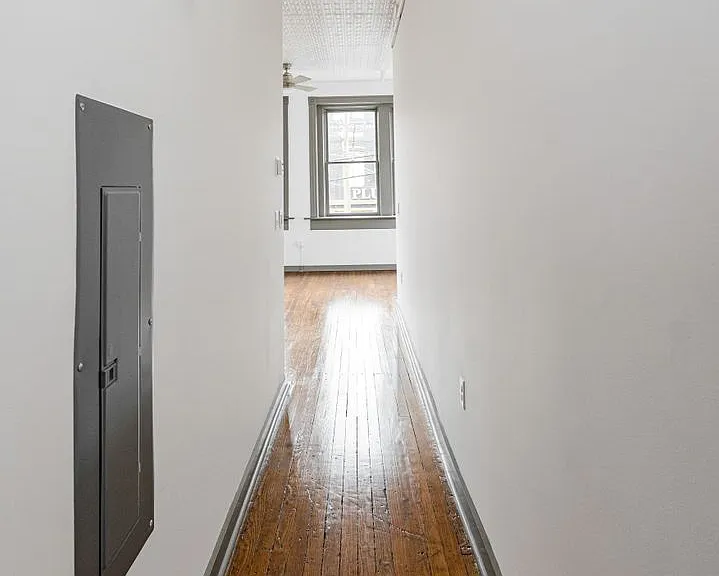 1711 E Main St — Photo 18