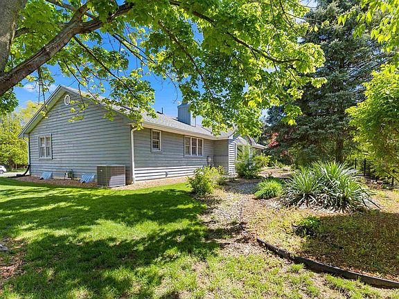 5th image of 908 W Baybrook Ct