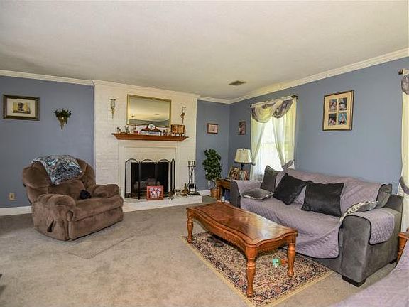 2nd image of 14173 Willow Ln