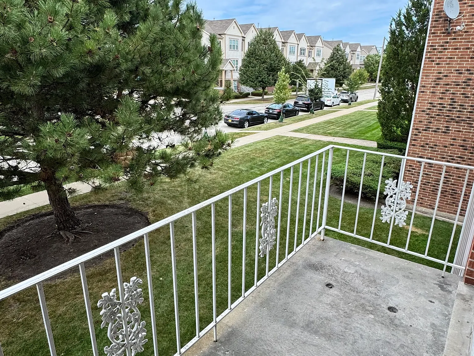 2 bed, 1000 sqft, $1,800 — Photo 2
