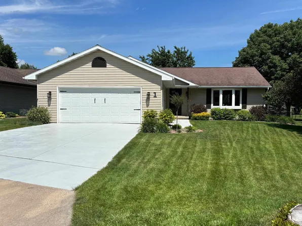 1 Rocky Ct, Appleton, WI 54915
