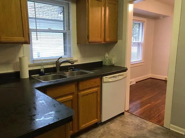 7239 Main St — Photo 15