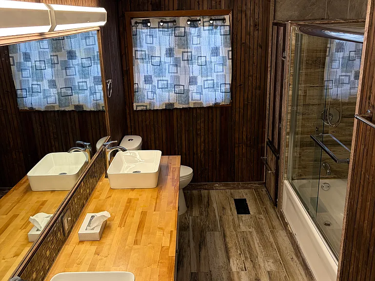 605 Brewer St — Photo 20