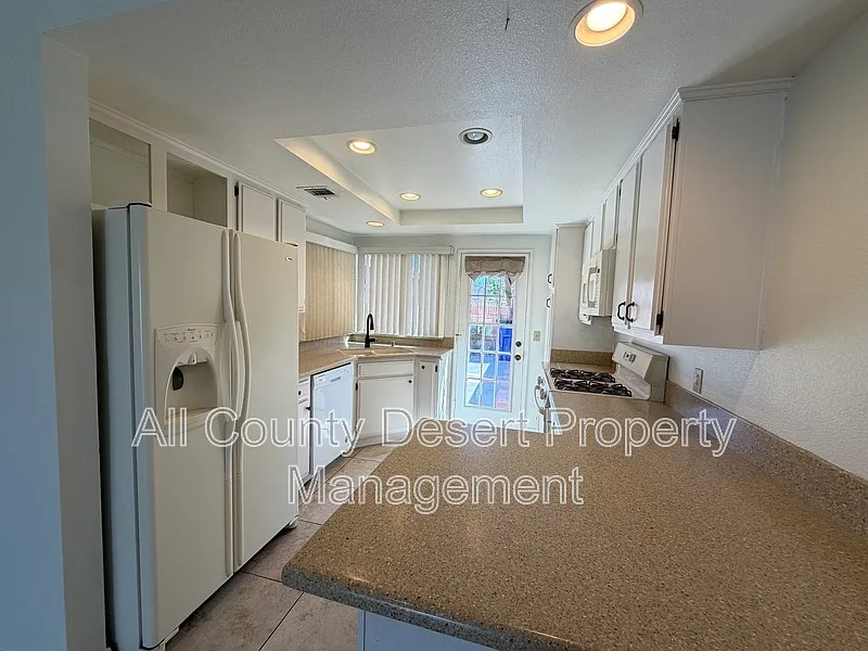 2 bed, 2.0 bath, 1140 sqft, $2,395 — Photo 3