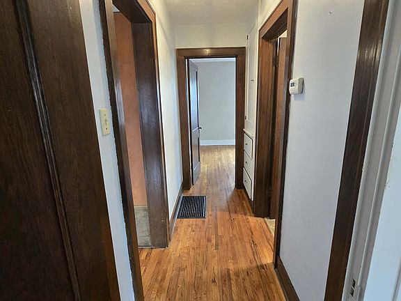 2nd image of 712 E Avenue B