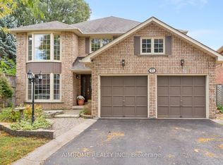 11 Carpenter Ct, Markham, ON L3P 6W3