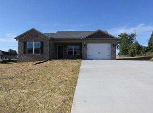 11 Lynn Dr, Lawrenceburg, KY 40342