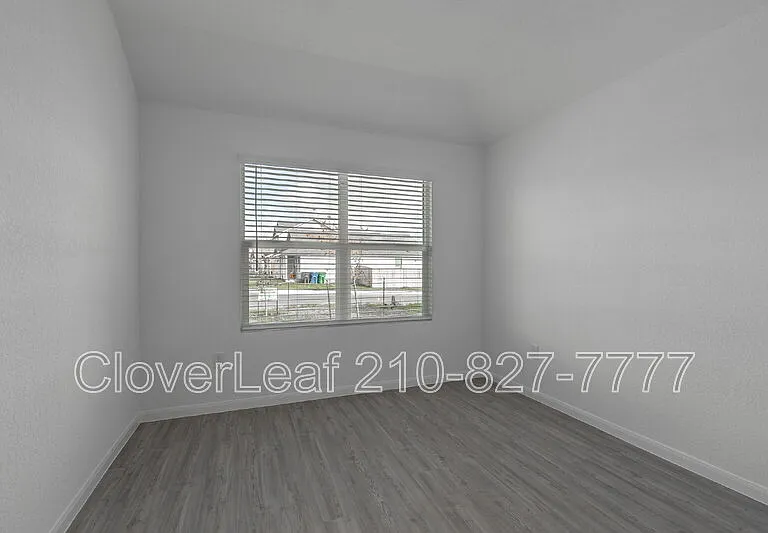 706 Red Field Way — Photo 23