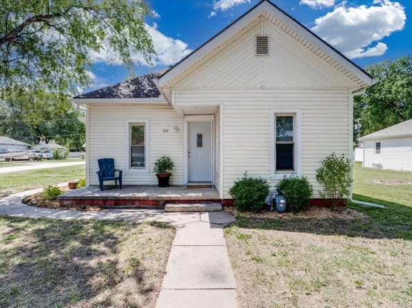 213 N Sedgwick Ave, Haven, KS 67543