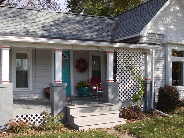 102 E Warren St, Saint Joseph, IL 61873