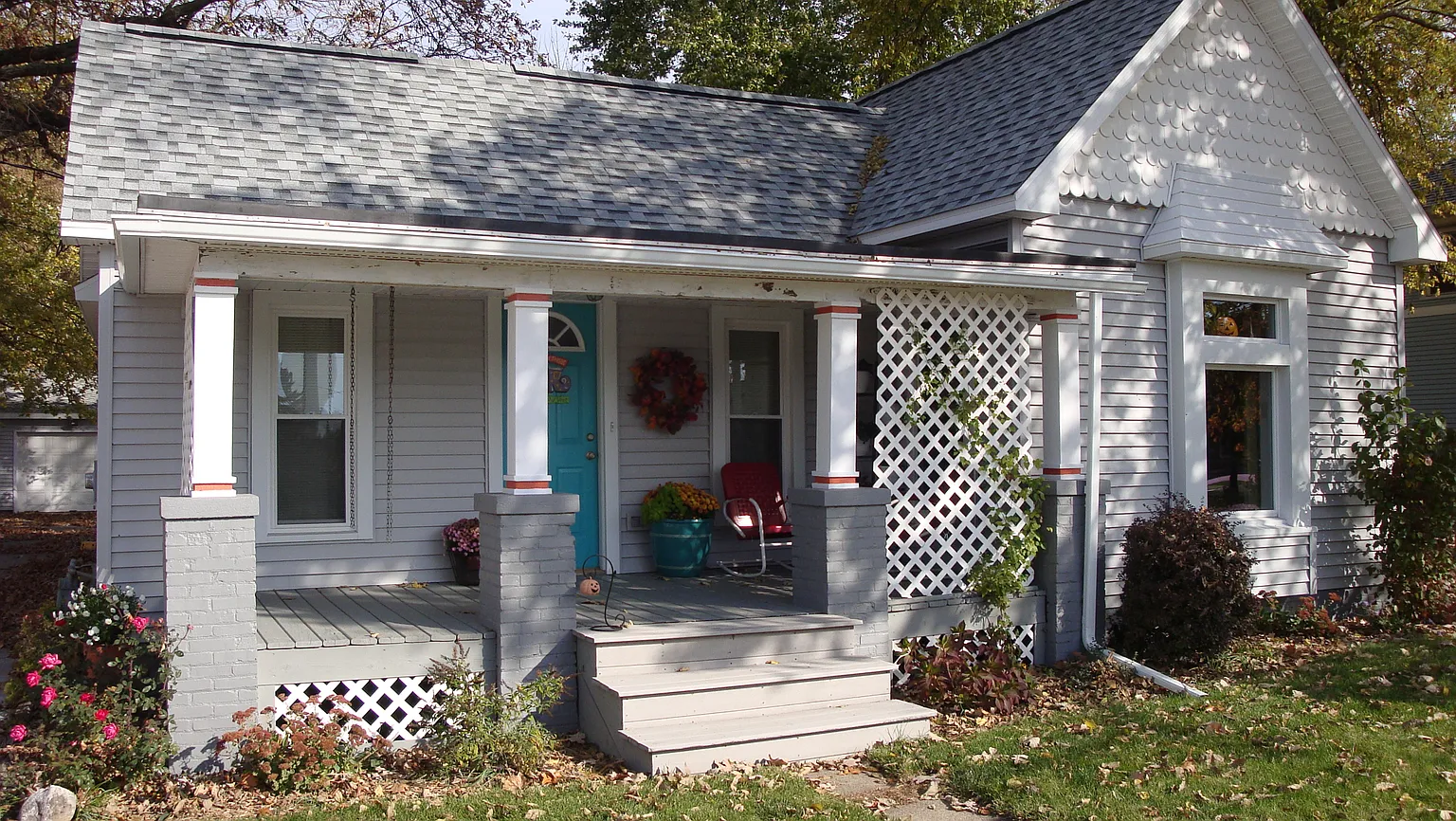 102 E Warren St photo 1