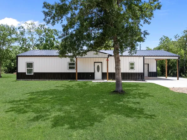 9309 Avenue C, Liverpool, TX 77577