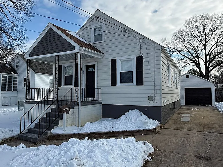 511 Riverside Rd — Photo 1