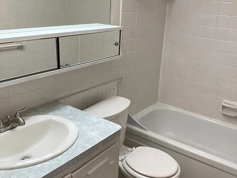 Kingston Place Apartments — Photo 47
