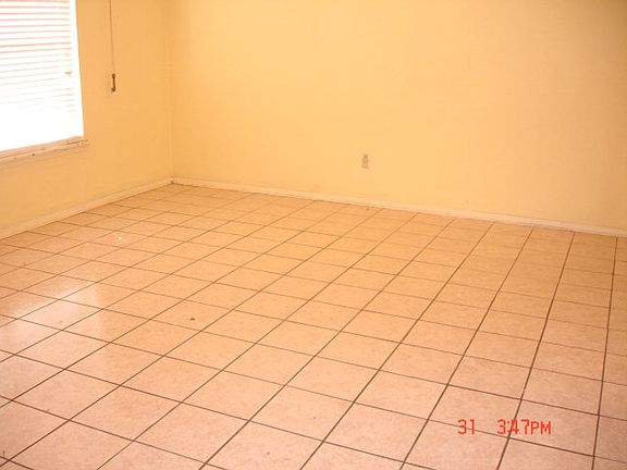 4th image of 1208 Gardenia Ave
