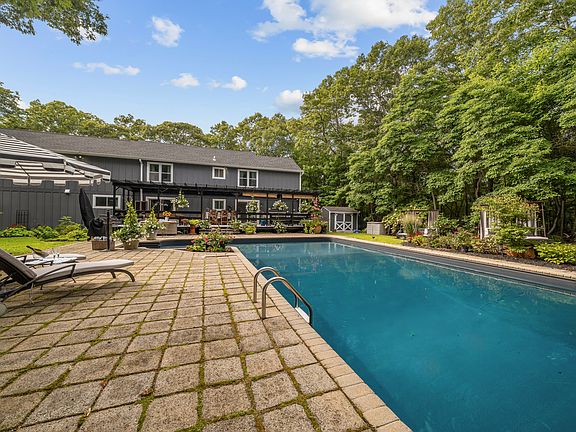 4th image of 956 Millstone Rd