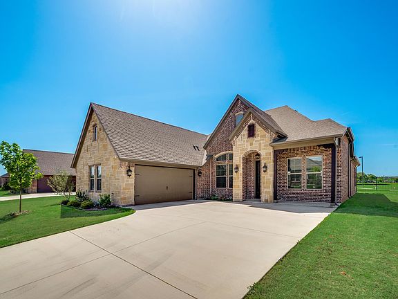 2nd image of 2101 Clive Dr