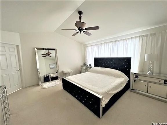 3rd image of 6241 Moonstone Ct