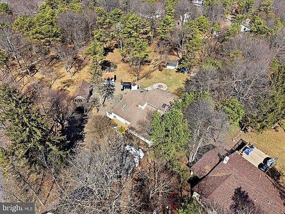 5th image of 568 Old Stage Rd