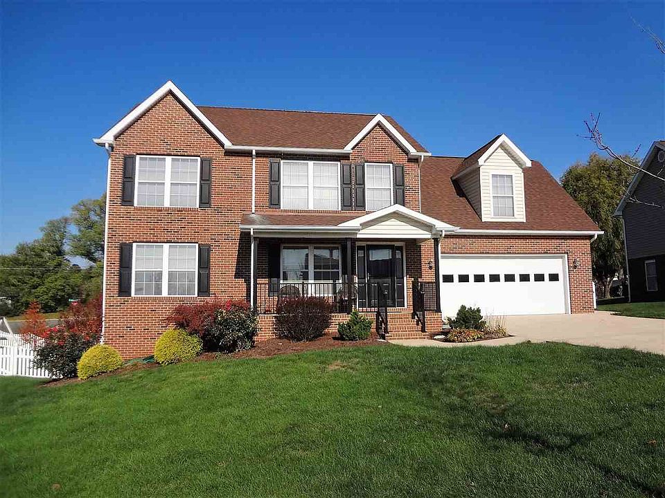 1st image of 397 Stoneleigh Dr