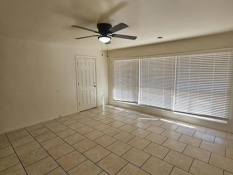 4619 E Almeria Rd — Photo 9