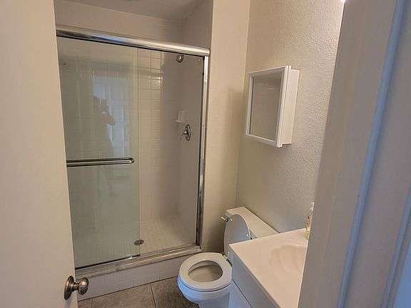 5th image of 3811 N Oak Dr Unit E42