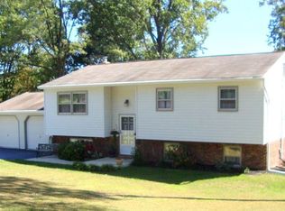 90 Highland Cir, Etters, PA 17319