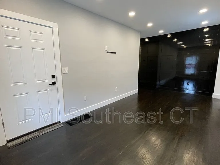 5 Hunters Rd #1 — Photo 8