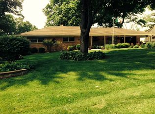 13155 Oakhurst Ave, Elm Grove, WI 53122