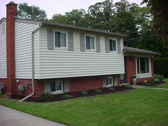 3rd image of 22355 Tredwell Ave