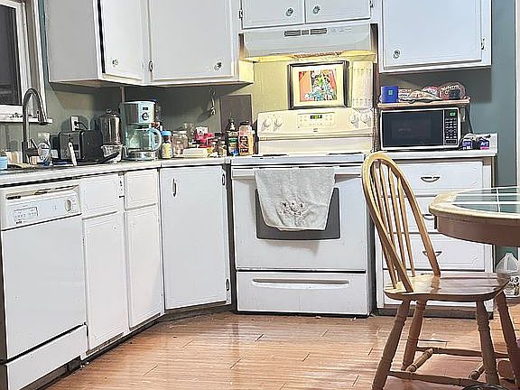 2nd image of 114 Riverwood Way
