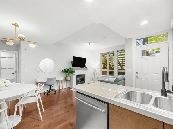 728 W 14th St #78, North Vancouver, BC V7M 0A8