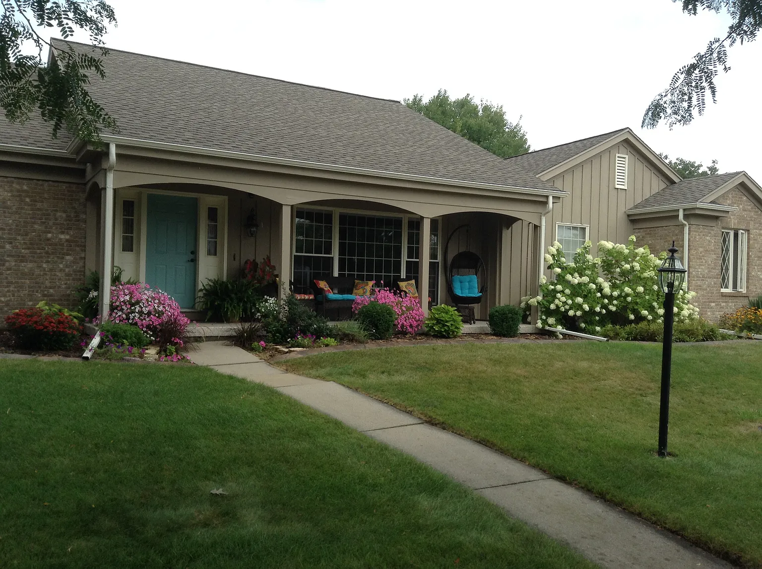 2611 Cherry Hills Dr photo 1