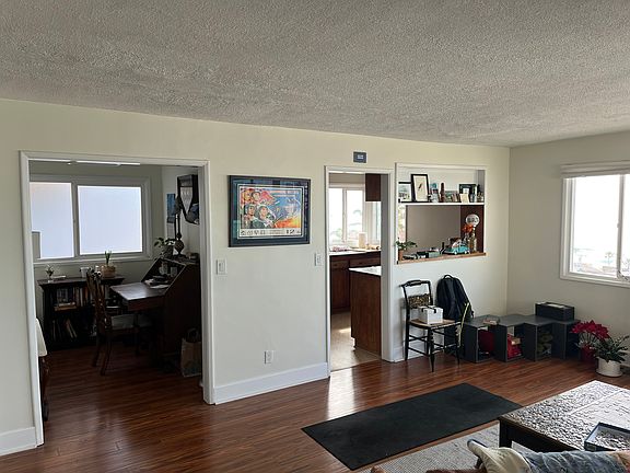 4th image of 4209 Crest Dr