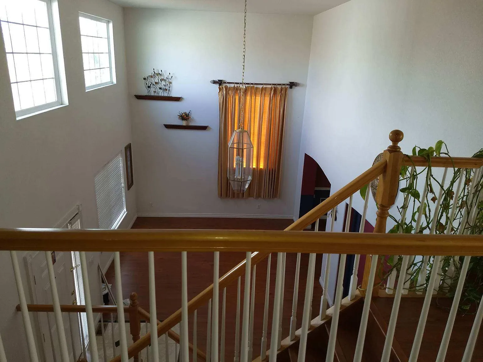 4 bed, 2.5 bath, 3598 sqft, $3,995 — Photo 3