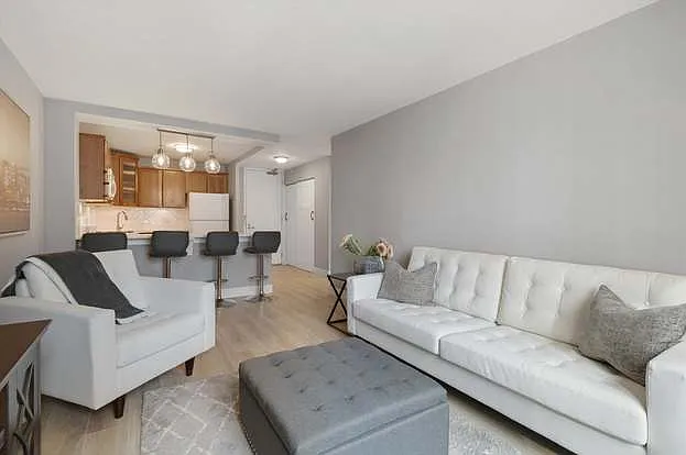 400 E Randolph St #2604 — Photo 5