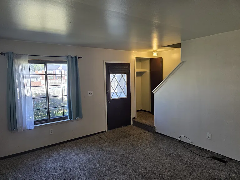 8643 Hickory Dr — Photo 5