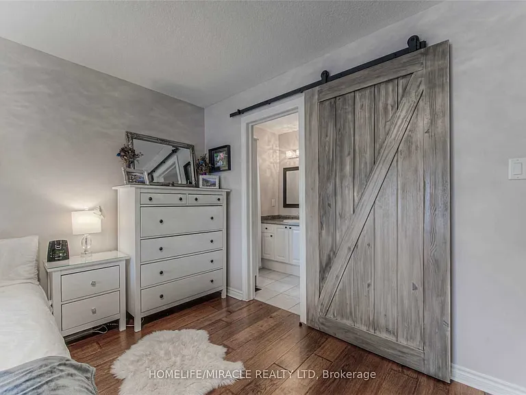 77 Laughland Ln #UPPER — Photo 14