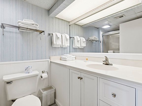 5th image of 202 70th Ave. N #209