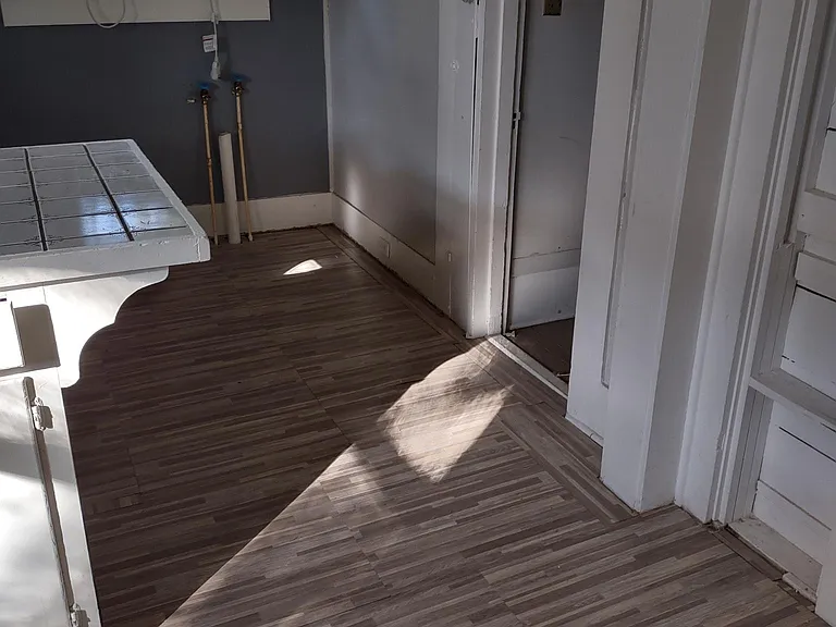 660 Merrick St — Photo 17
