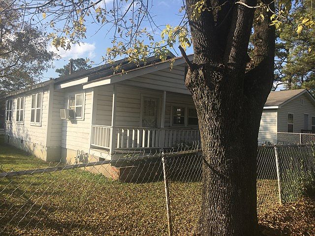 2nd image of 1109 Veterans Dr