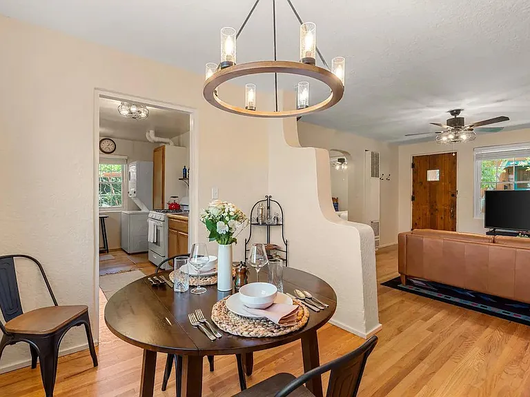 700 Don Gaspar Ave #3 — Photo 22